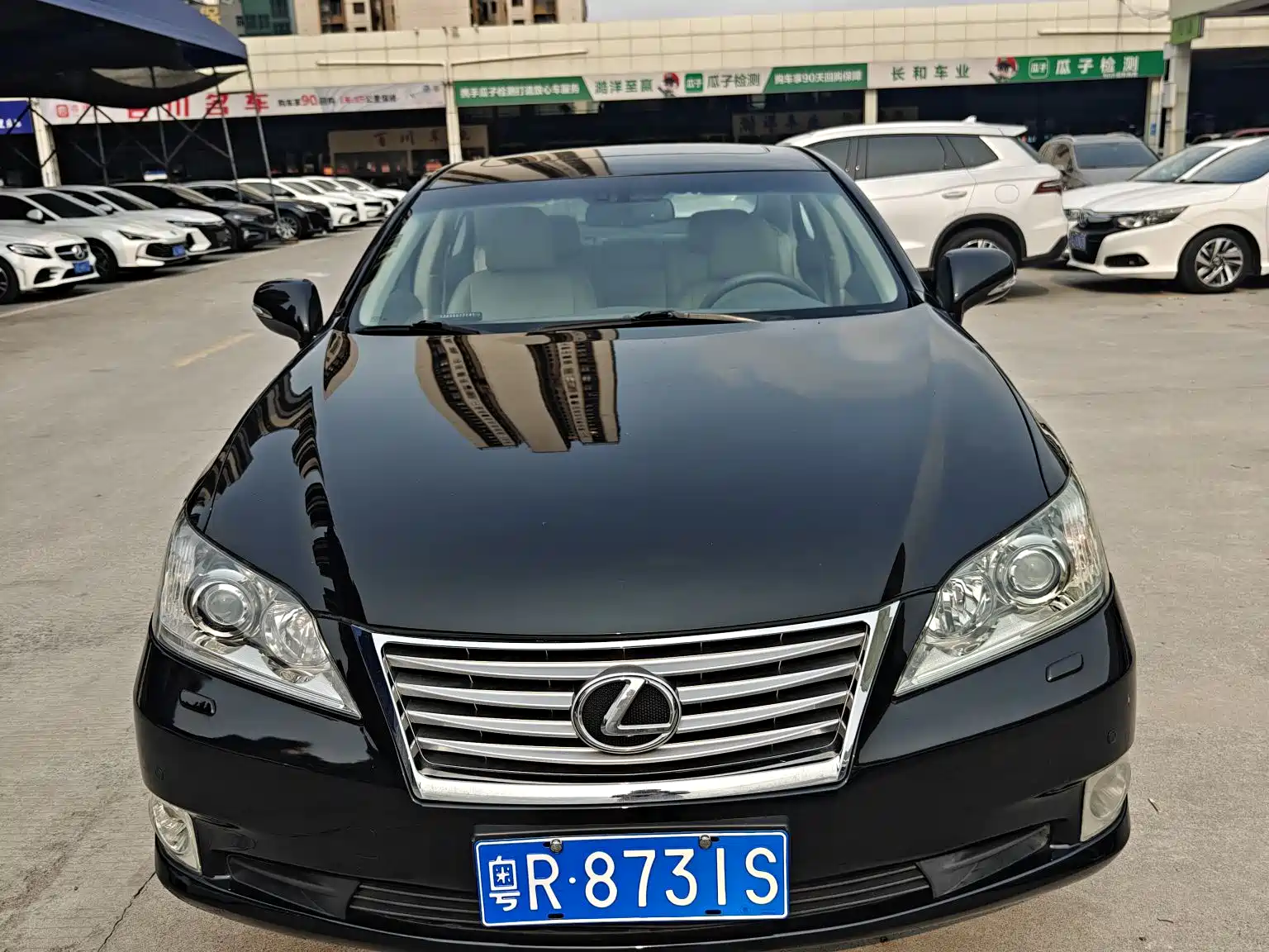 Фото 1 - Lexus ES