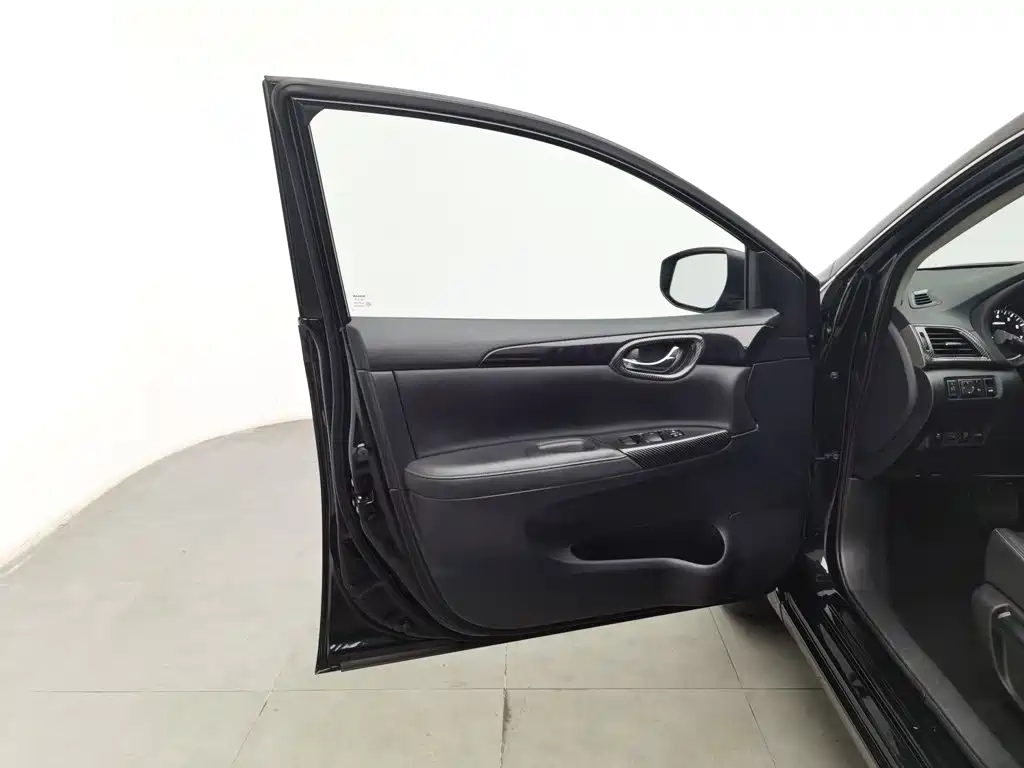 Nissan SYLPHY, миниатюра 8