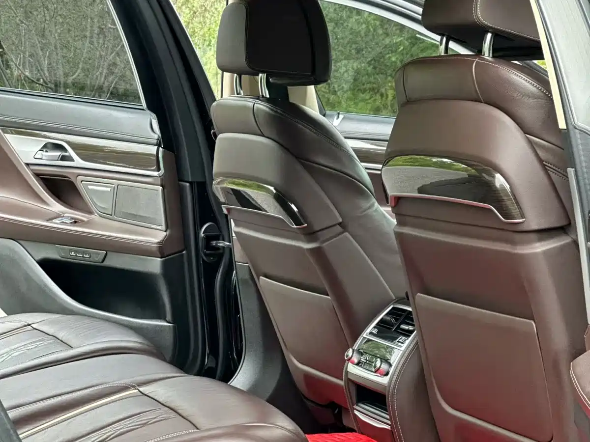 BMW 7 Series 2021 Model 730Li Luxury Package фото 8