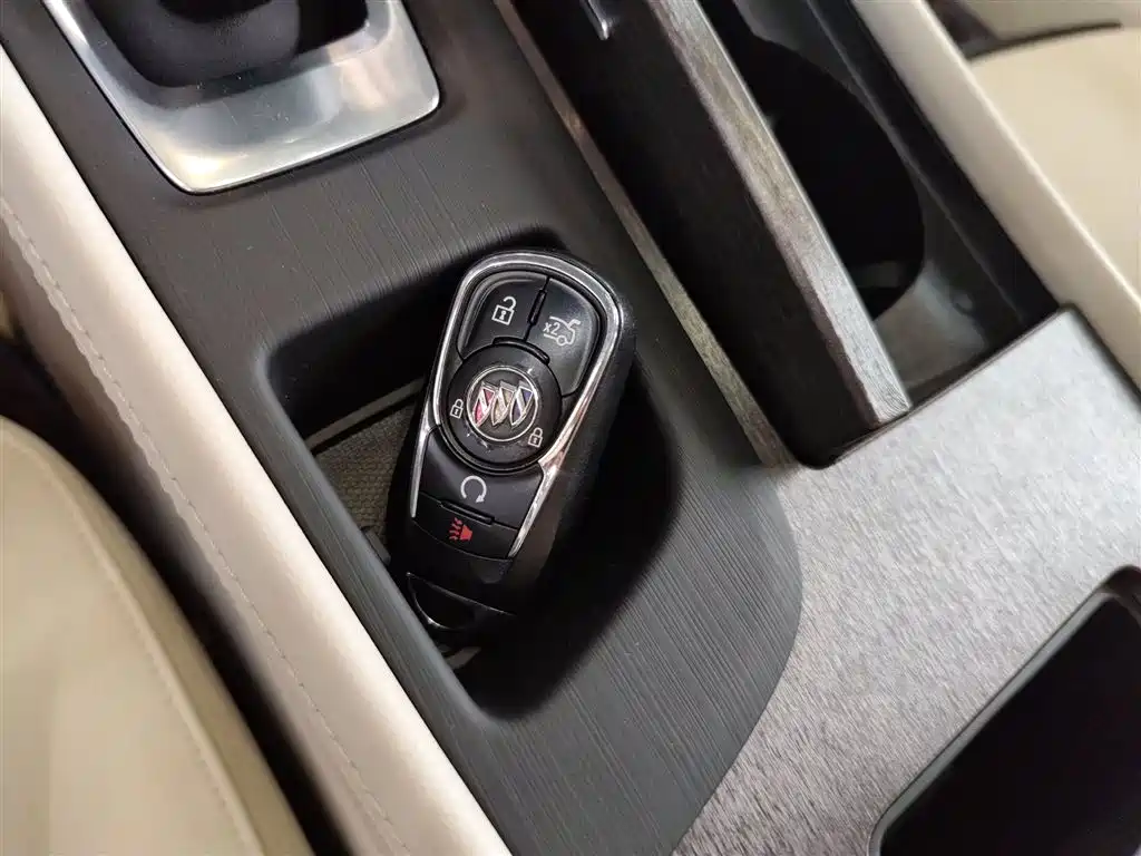 Buick LaCrosse 2022 Avenir First Edition фото 17