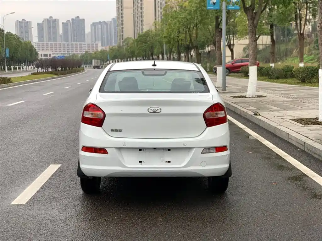 Cowin Kaiyi C3 2015 2015 1.5L AMT Gold Diamond Edition