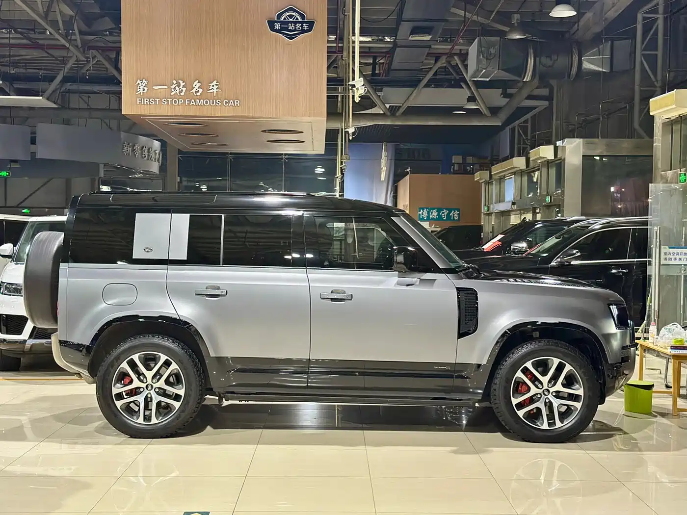 Land Rover Defender 2022 110 P400 X фото 8