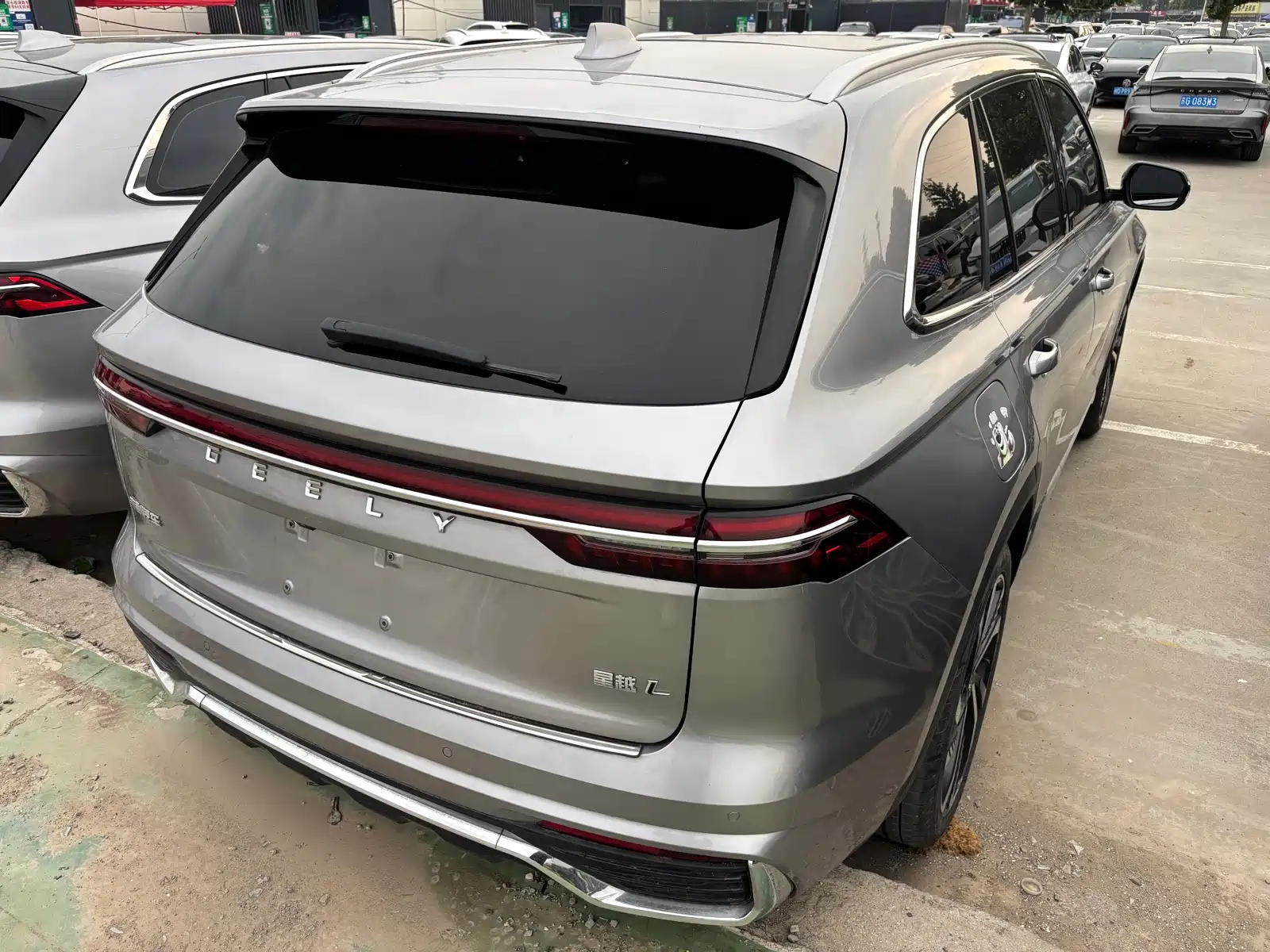 Фото 7 - Geely Monjaro