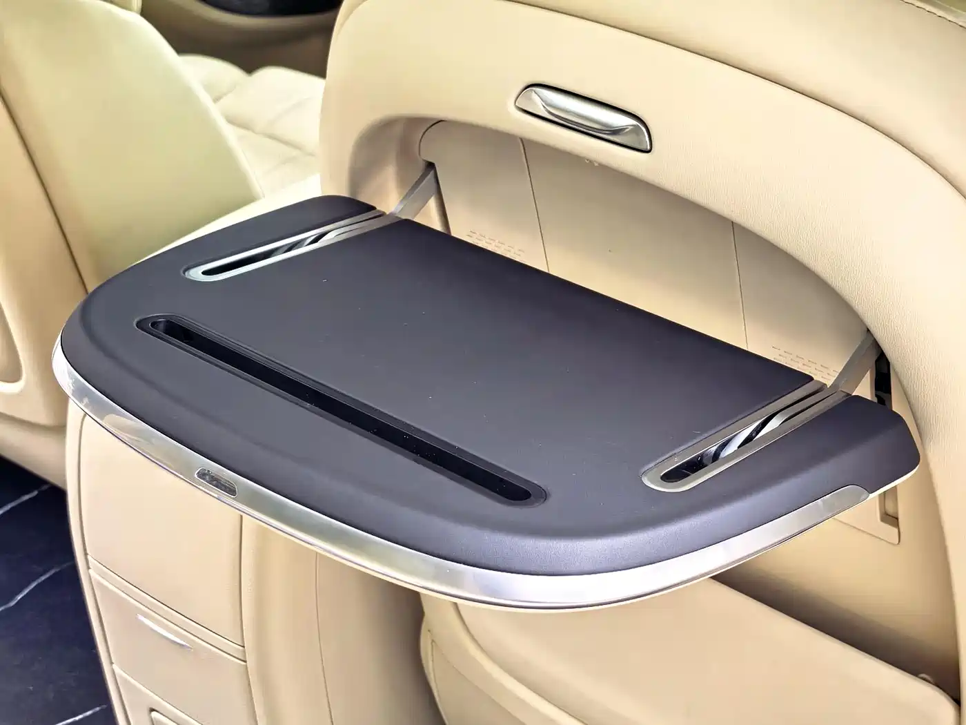 Voyah Auto Voyah Dreamer 2024 PHEV Extended Range Premium Edition фото 28