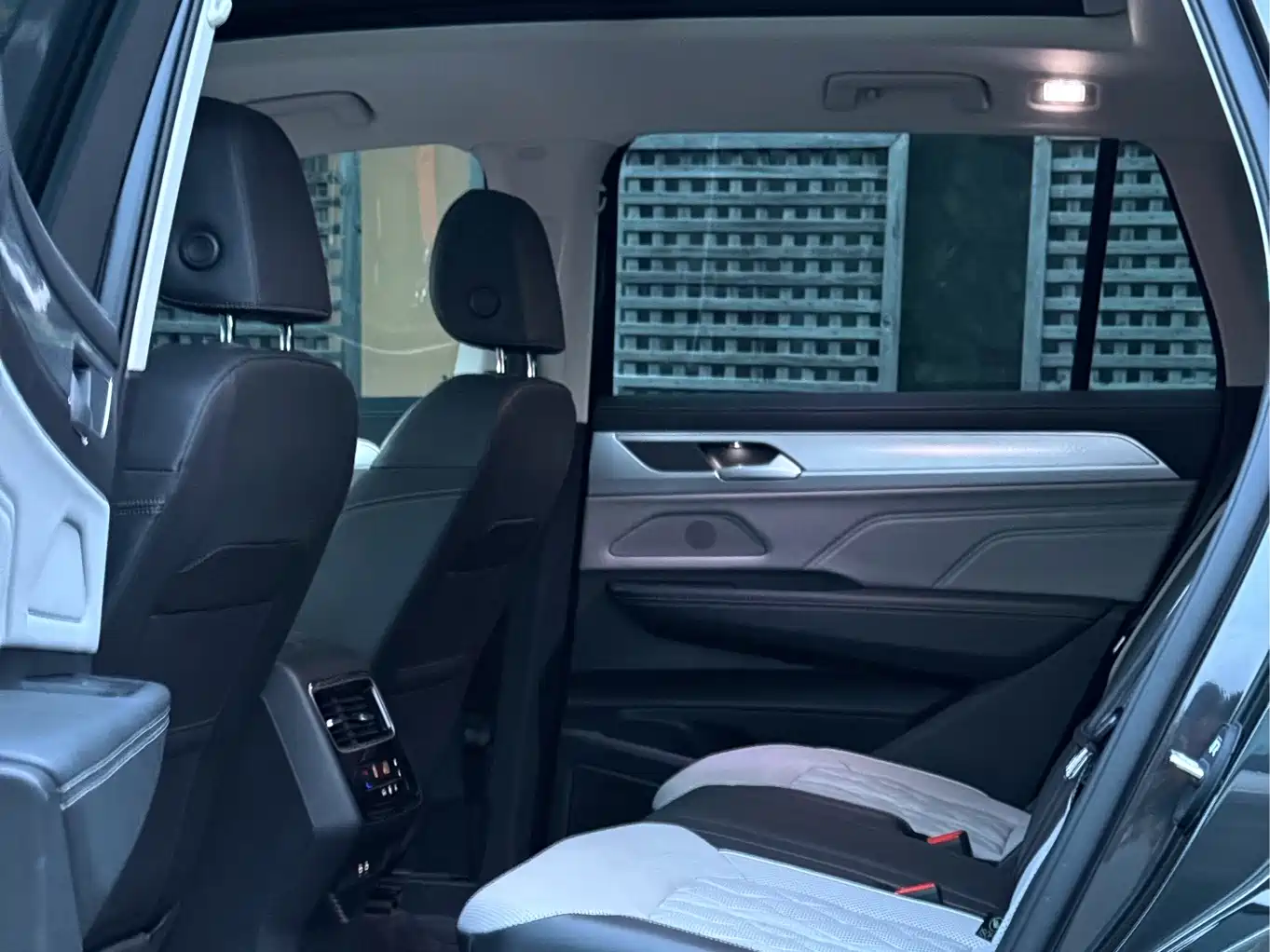 Volkswagen Talagon 2024 380TSI 4WD R-Line Cruise Shared Edition фото 5