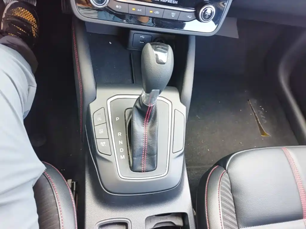Ford Focus 2023 2022 Sedan EcoBoost 180 Automatic ST Line