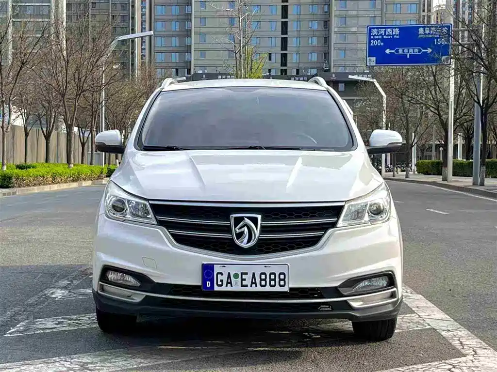 Baojun 730 2019 1.5L Manual Fashion Edition 7-Seater China VI фото 2