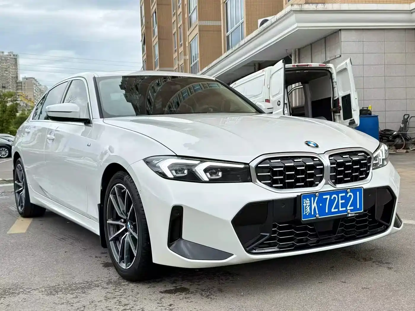 BMW 3 Series 2026 2025 325Li M Sport Package
