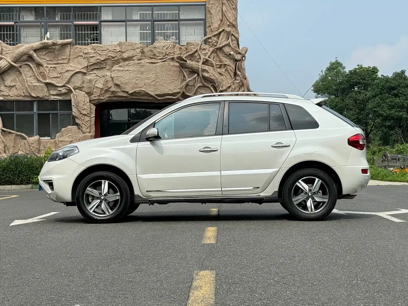 Renault Koleos (Import) 2014 2014 2.5L 4WD Comfort Edition