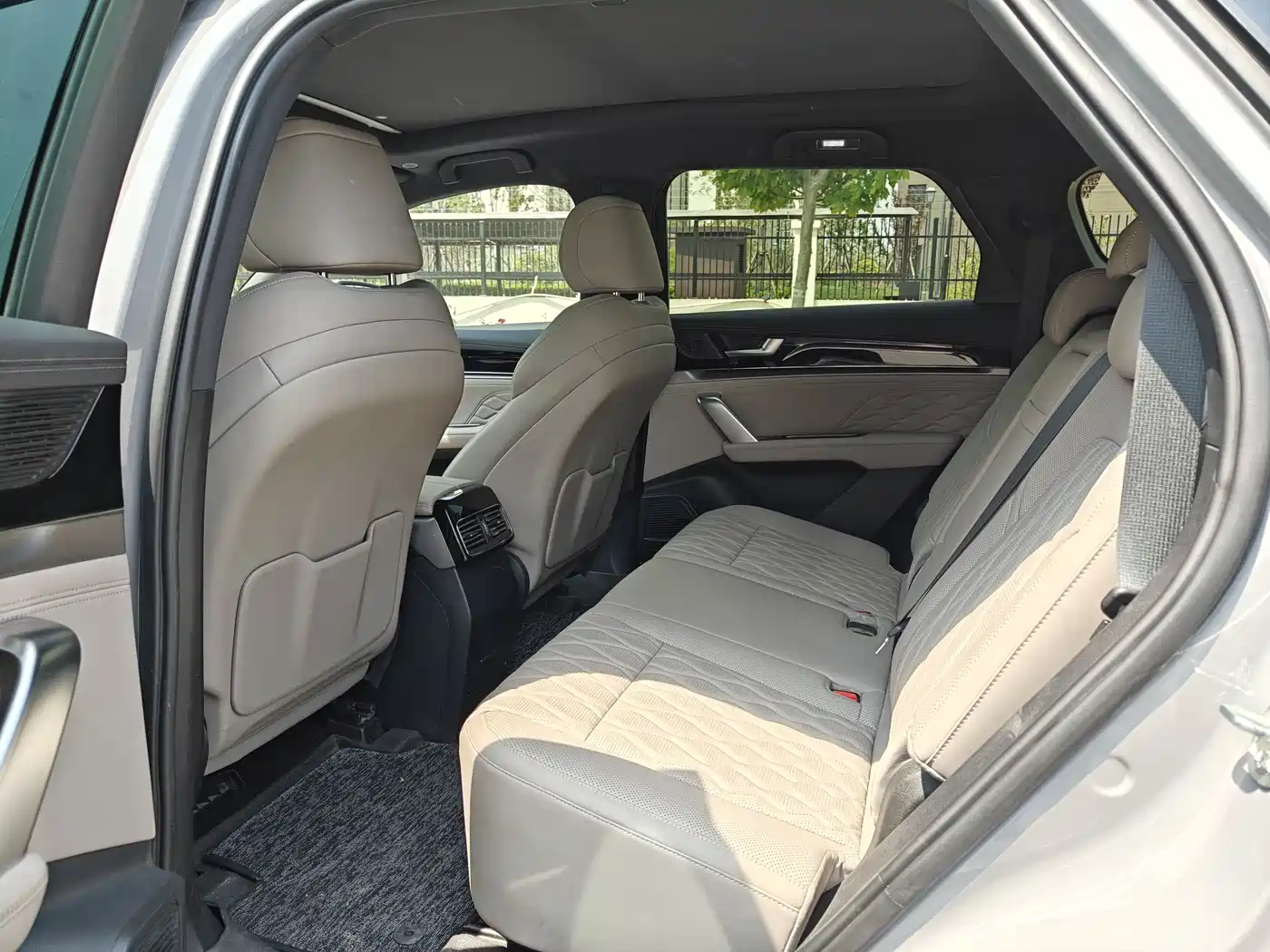 BYD Tang New Energy 2025 DM-i 115KM Premium фото 8