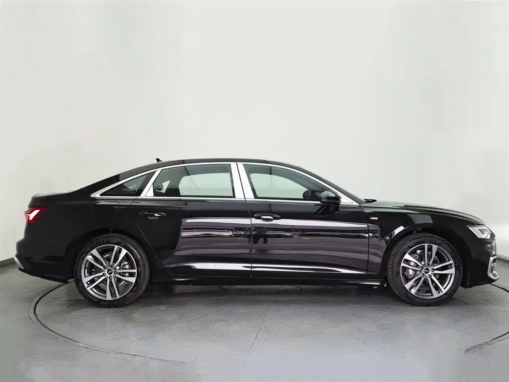 Audi A6L 2026 Model Year 40 TFSI Luxury Dynamic фото 3