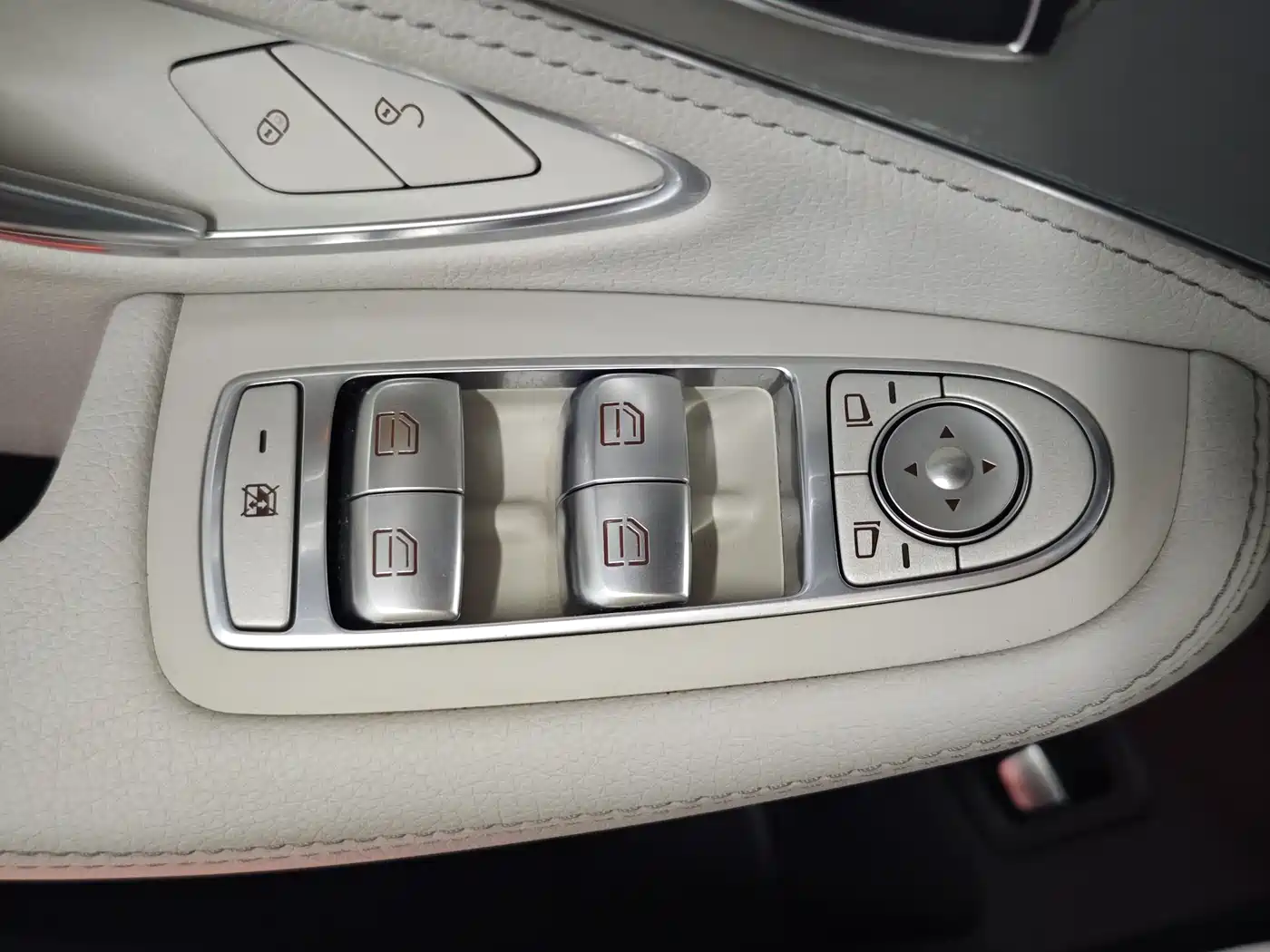 Mercedes-Benz C-Class 2015 C 200 Sport Edition 4MATIC фото 4