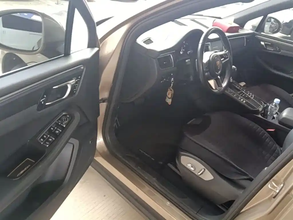 Porsche Macan 2017 Macan 2.0T фото 12