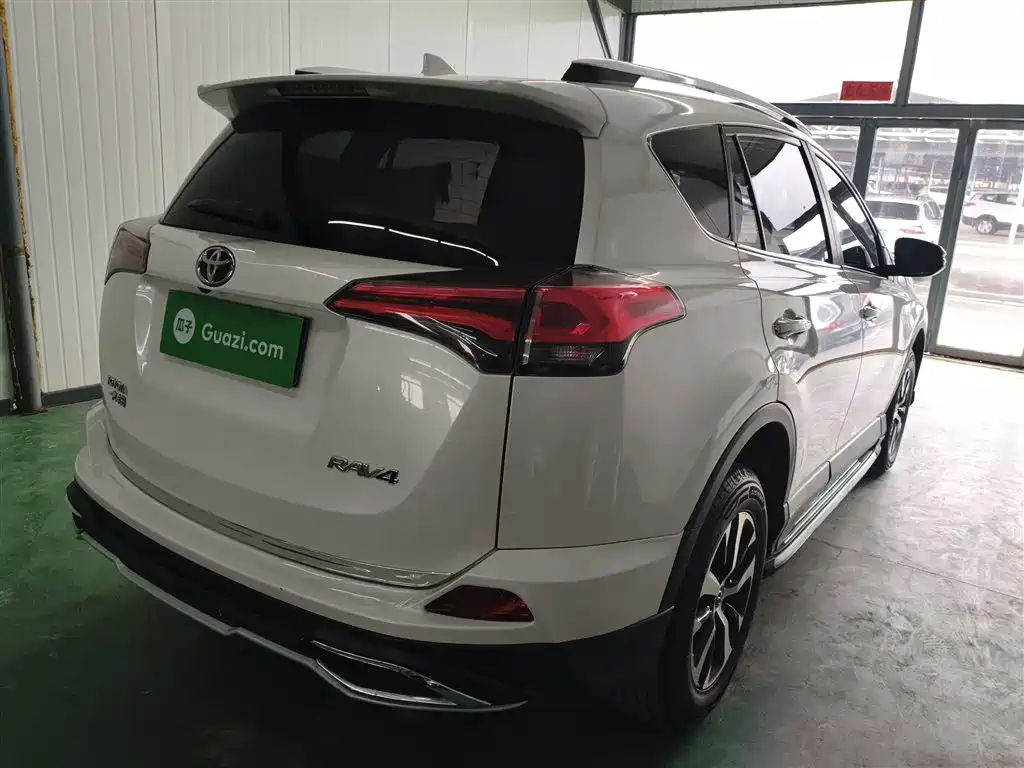 Toyota RAV4 Rongfang 2016 2.0L CVT 2WD Comfort (China V) фото 7