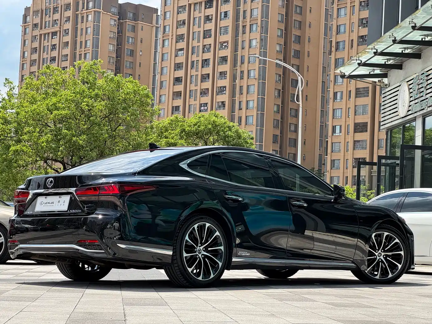 Lexus LS 2021 500h Executive Edition фото 6