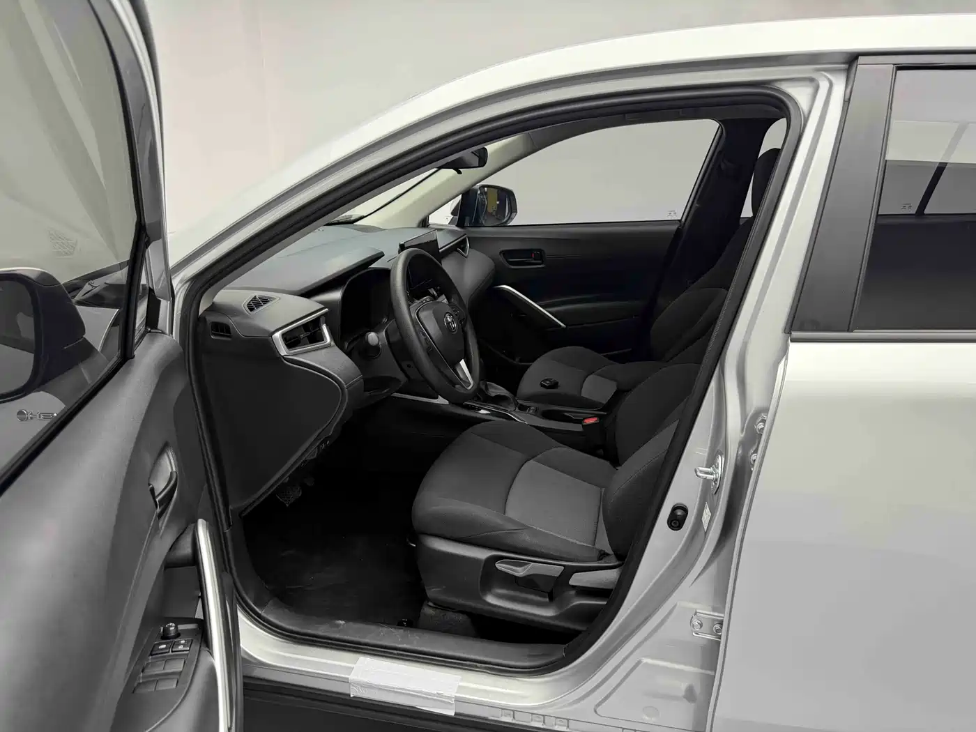 Toyota Frontlander 2024 2.0L Smart Hybrid Dual Engine Leading Edition фото 11