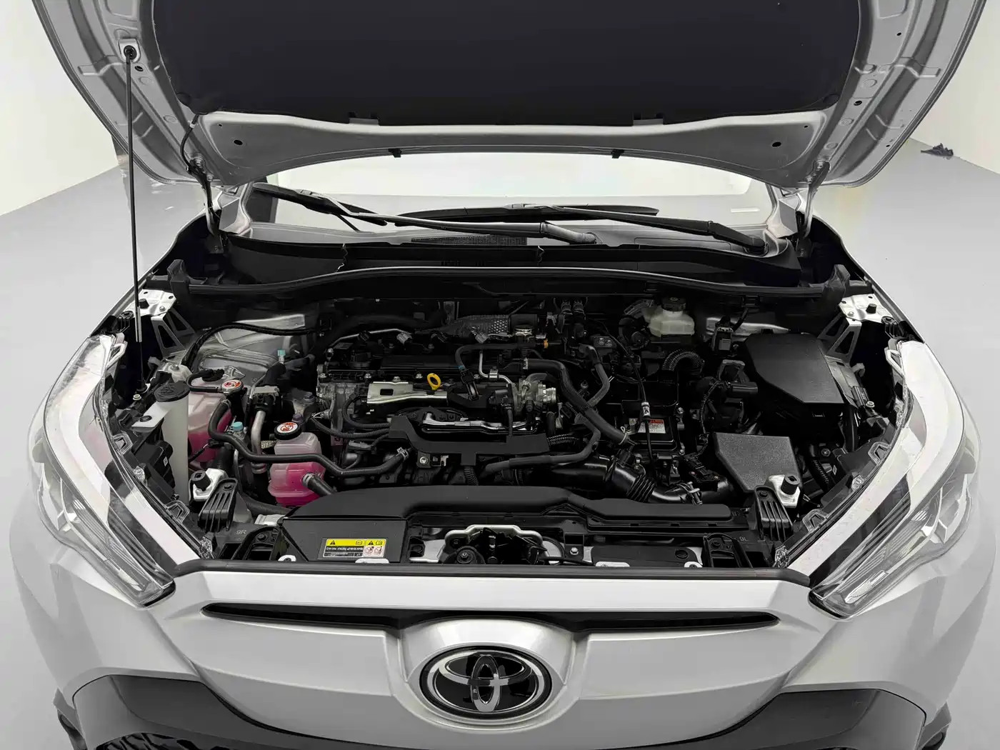 Toyota Frontlander 2024 2.0L Smart Hybrid Dual Engine Leading Edition фото 16