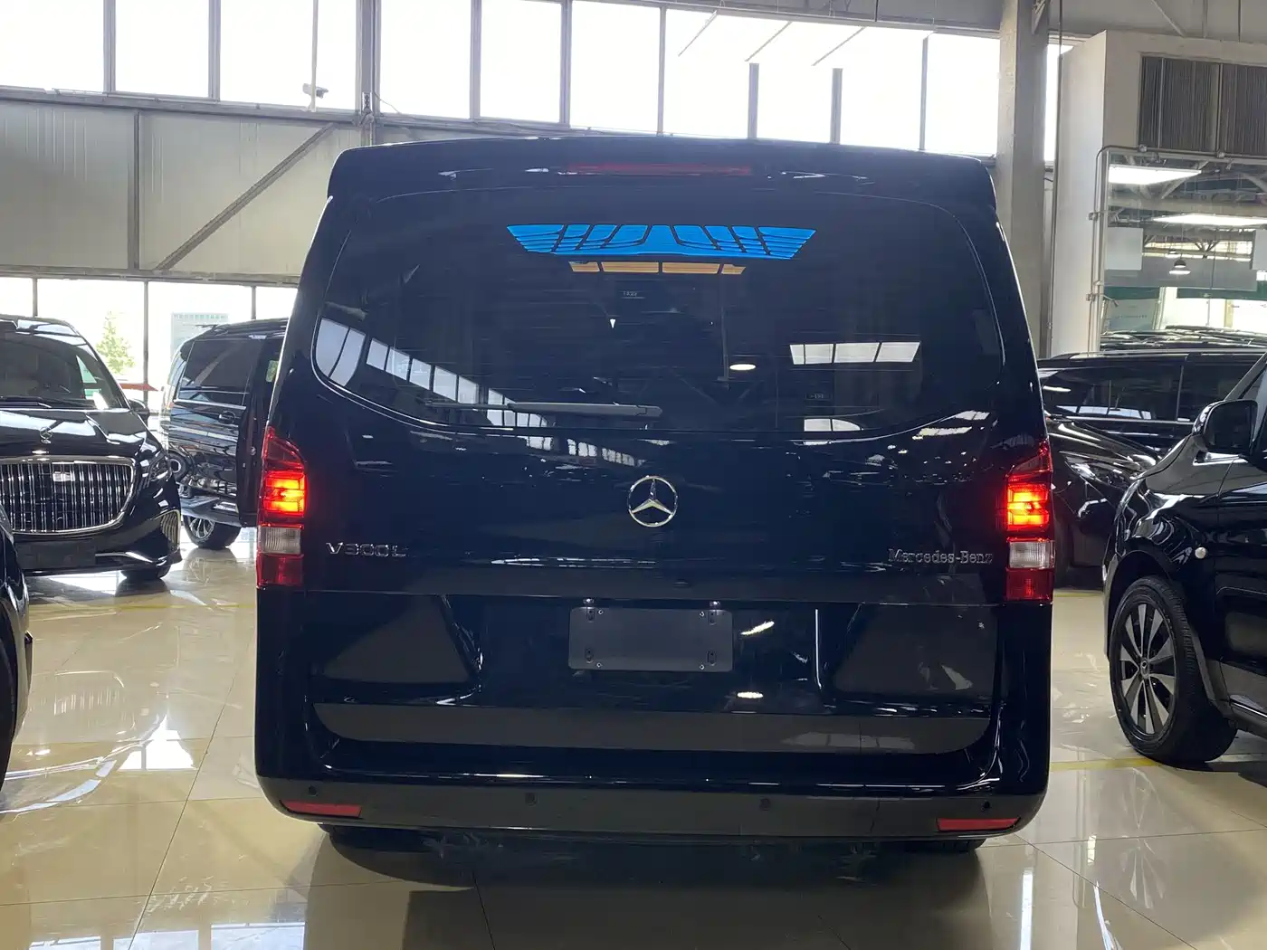Mercedes-Benz Vito 2024 2.0T Business 7-Seater фото 19
