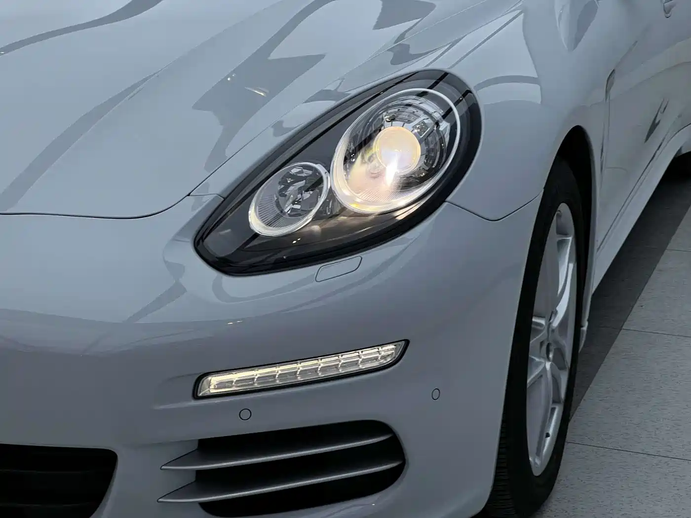 Porsche Panamera 2016 Panamera 4 Executive Edition 3.0T фото 4