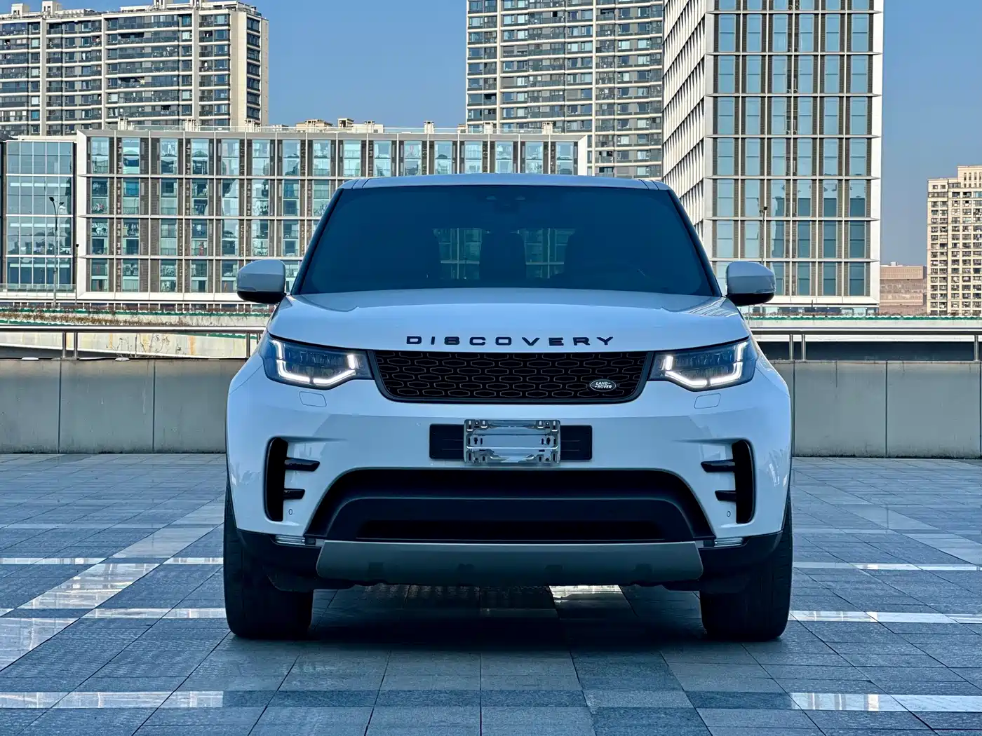 Land Rover Discovery 2018 3.0 SC V6 HSE фото 2