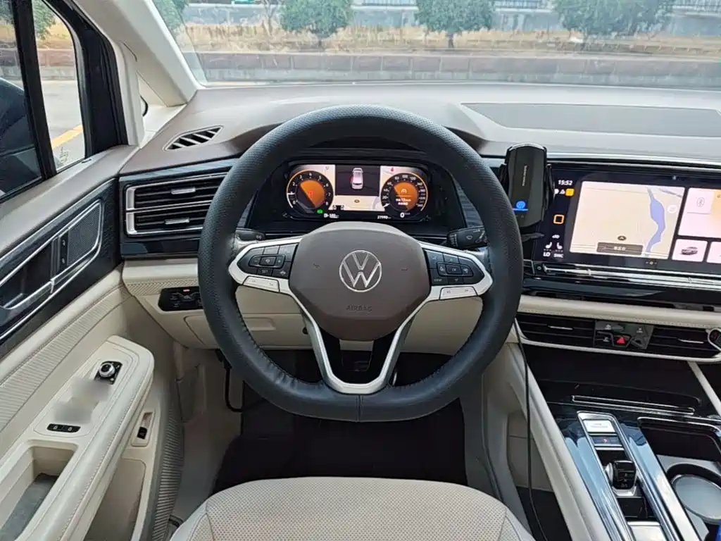 Volkswagen Viloran 2024 2023 Facelift 380TSI Prestige Edition