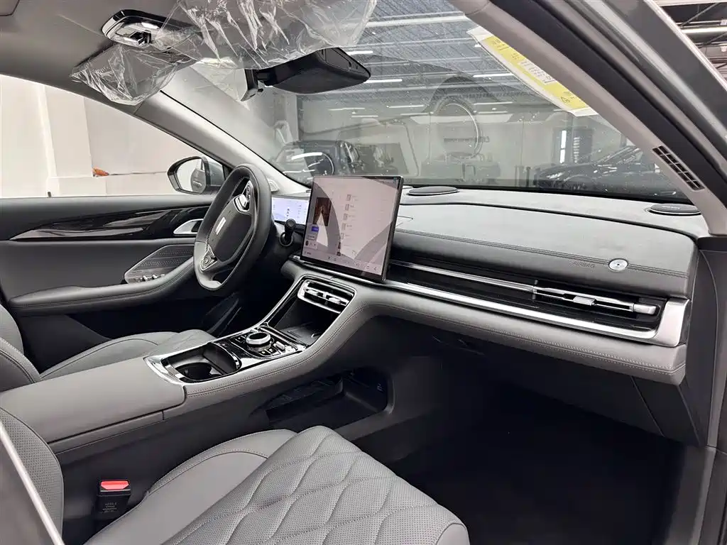 Geely Galaxy Galaxy A7 2025 EM-i 150km Explorer+ Edition фото 13