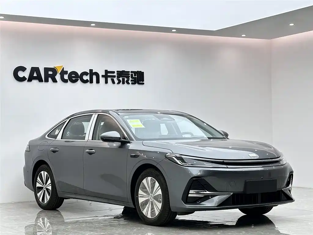 Geely Galaxy Galaxy A7 2025 EM-i 150km Explorer+ Edition фото 2