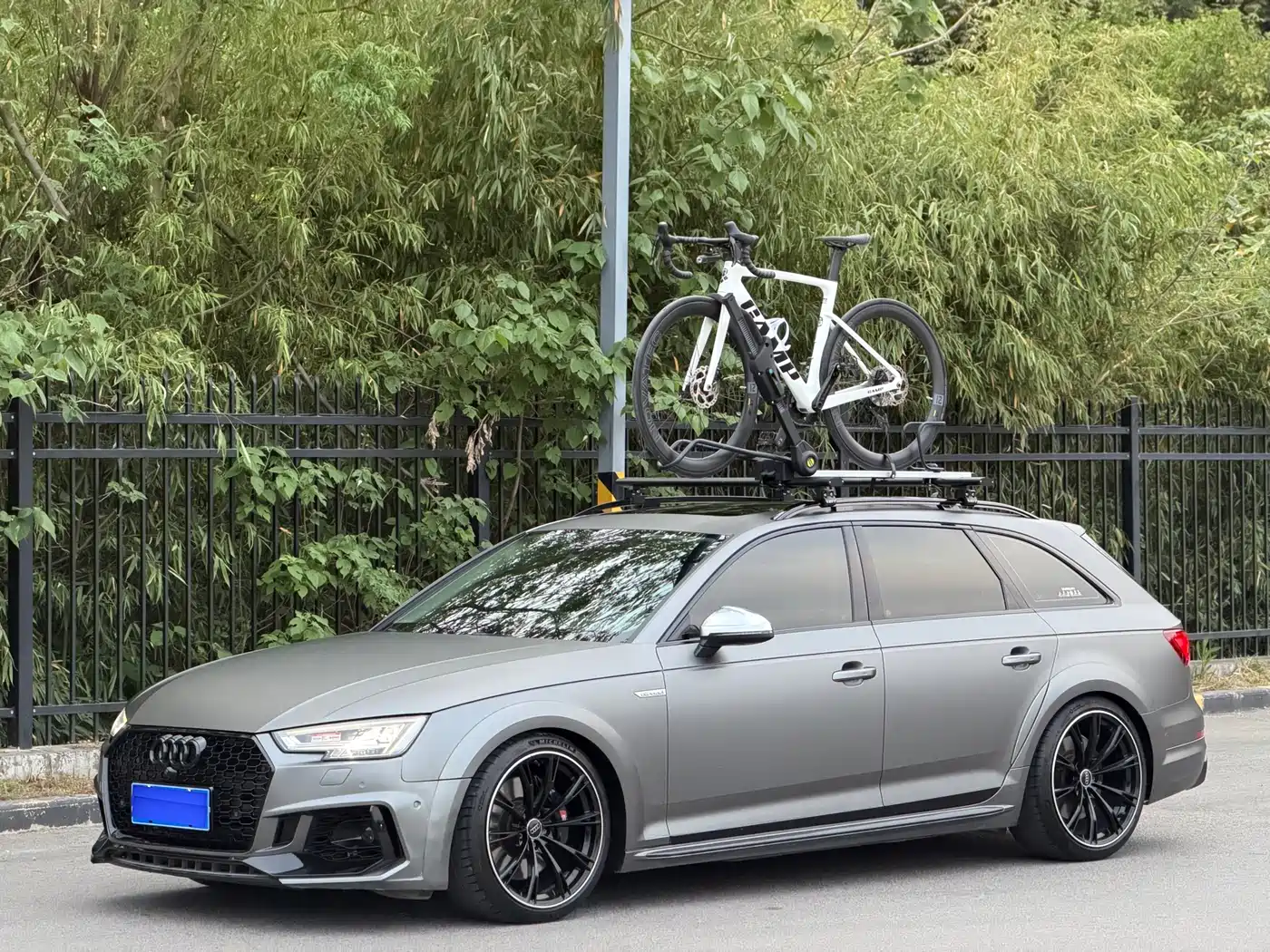 Audi A4 (Import) 2017 45 TFSI allroad quattro Sport