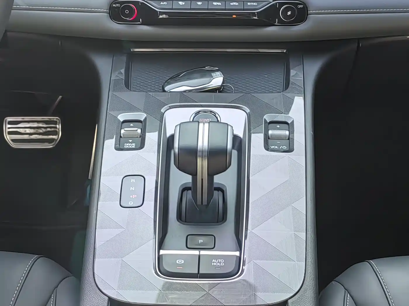 GAC Trumpchi Trumpchi Emkoo 2024 Model 270T DCT Shadow Leopard R-Style Edition фото 10