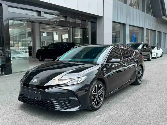 Toyota Camry 2024 Hybrid 2.0HE Elite Edition — фото 1