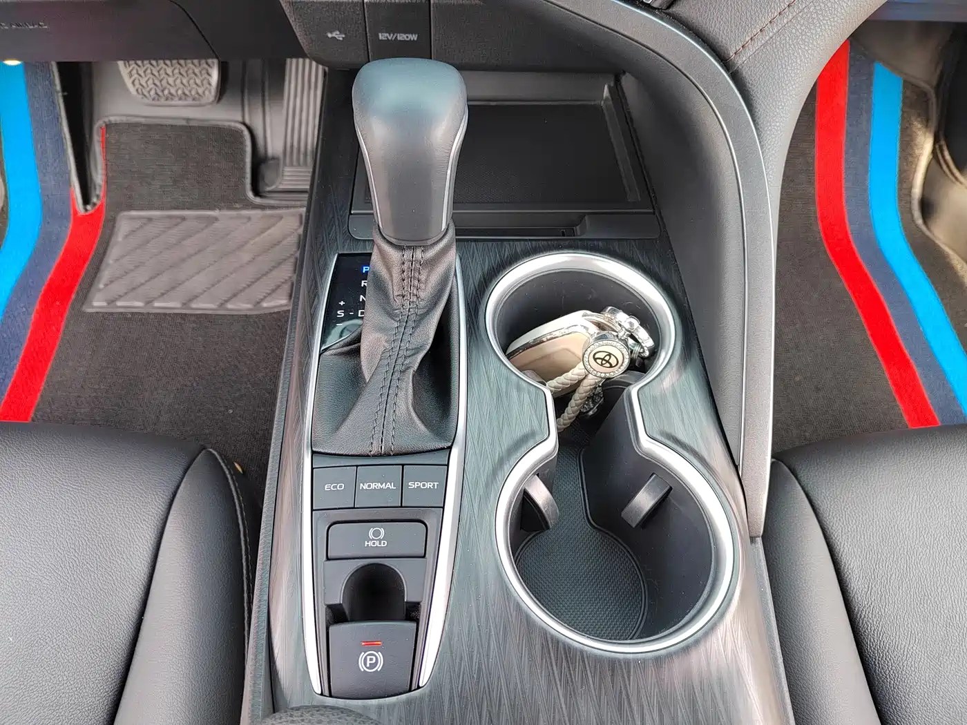 Toyota Camry 2023 2.5G Luxury Edition фото 12