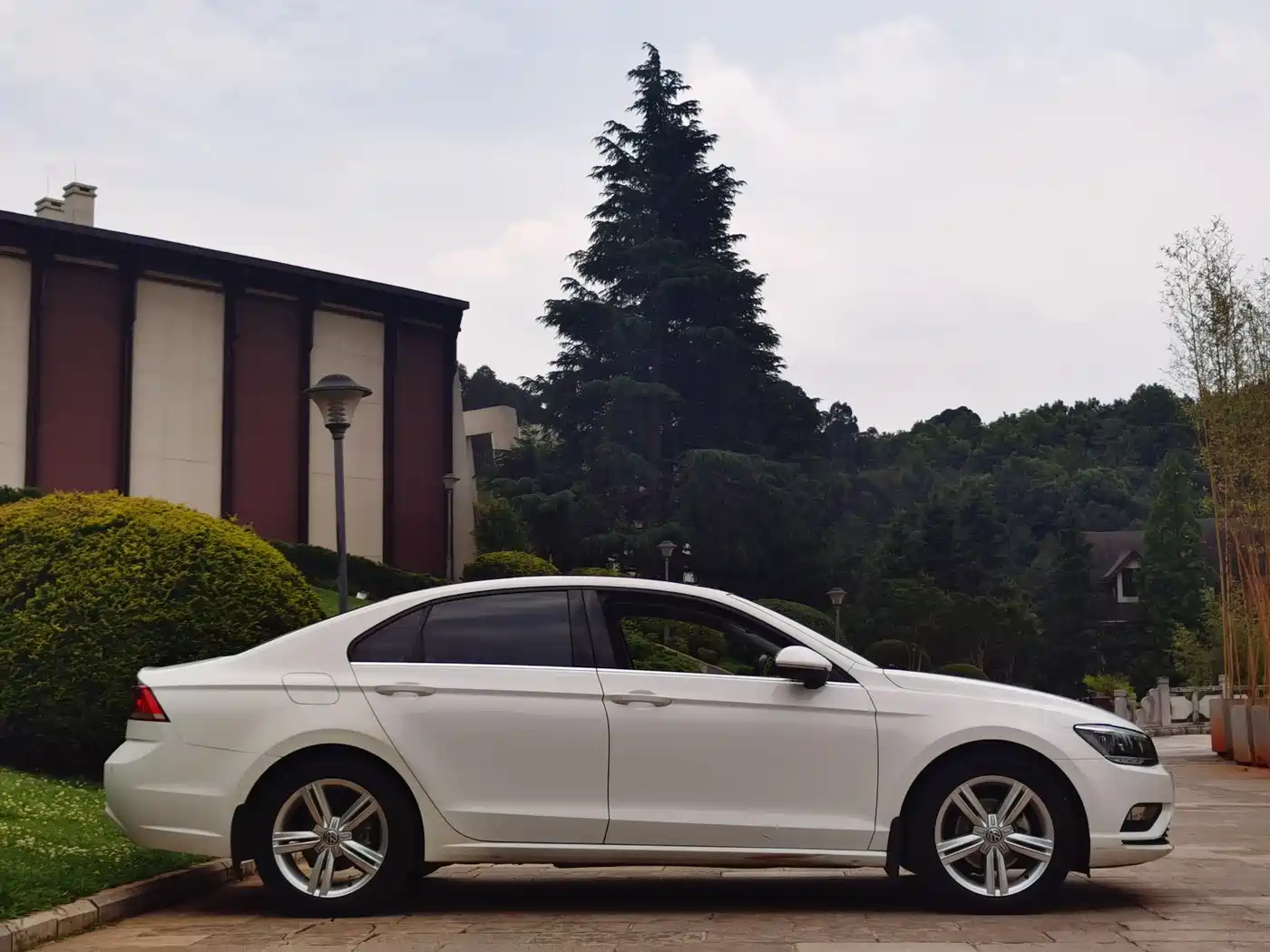 Volkswagen Lamando 2017 280TSI DSG Comfort Edition фото 7