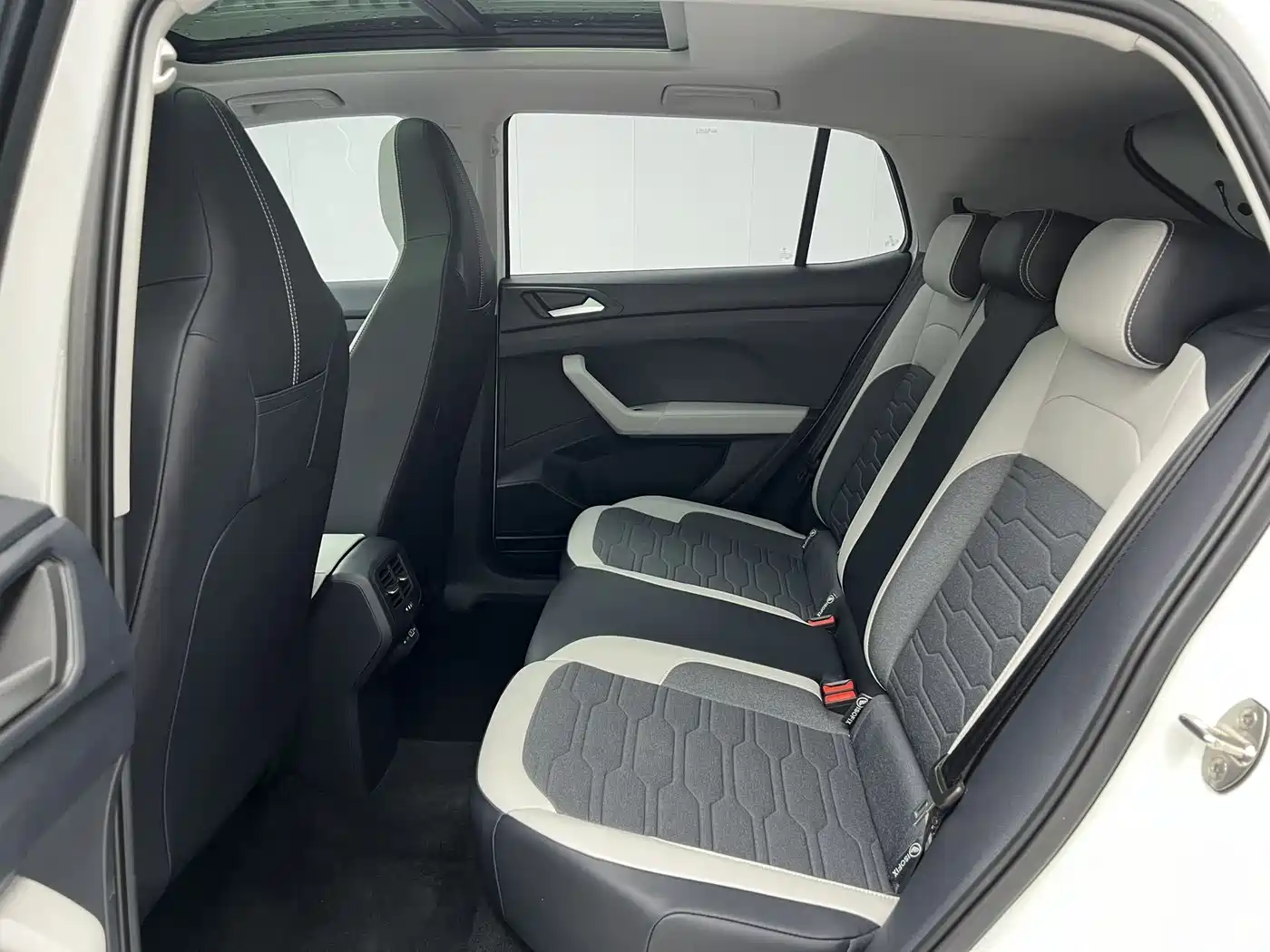 Volkswagen Tharu 2025 New Edge 1.5L Aspiration Edition фото 8