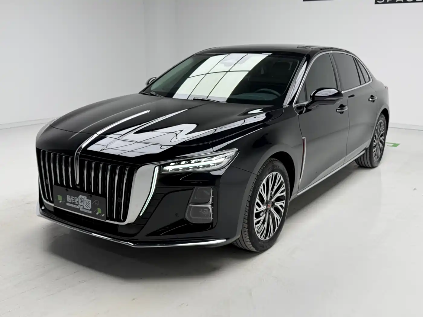 Hongqi H5 2024 2.0T Automatic Smart Connect Flag Smooth Edition
