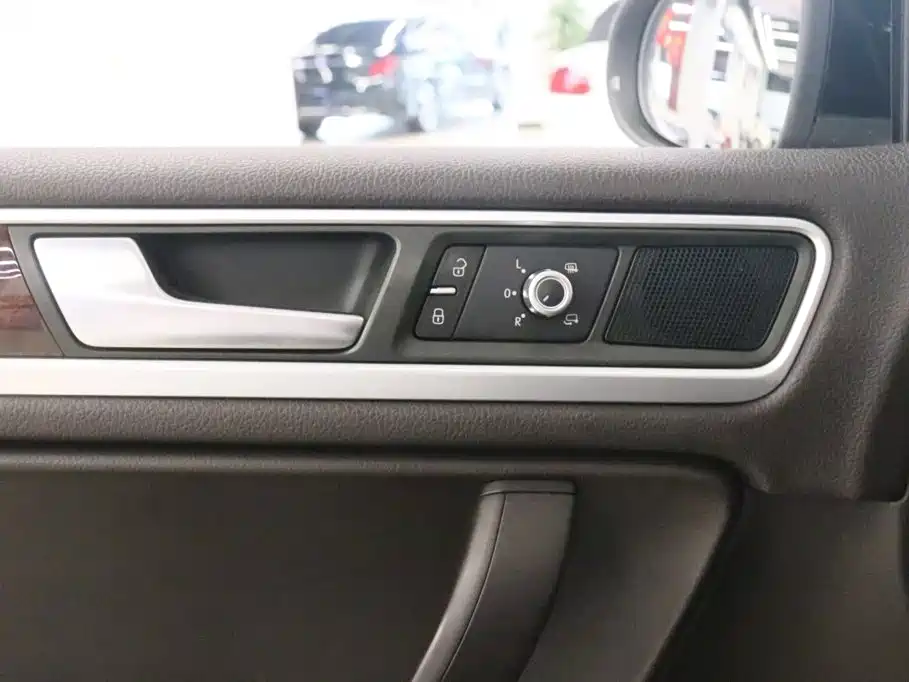 Фото 12 - Volkswagen Touareg