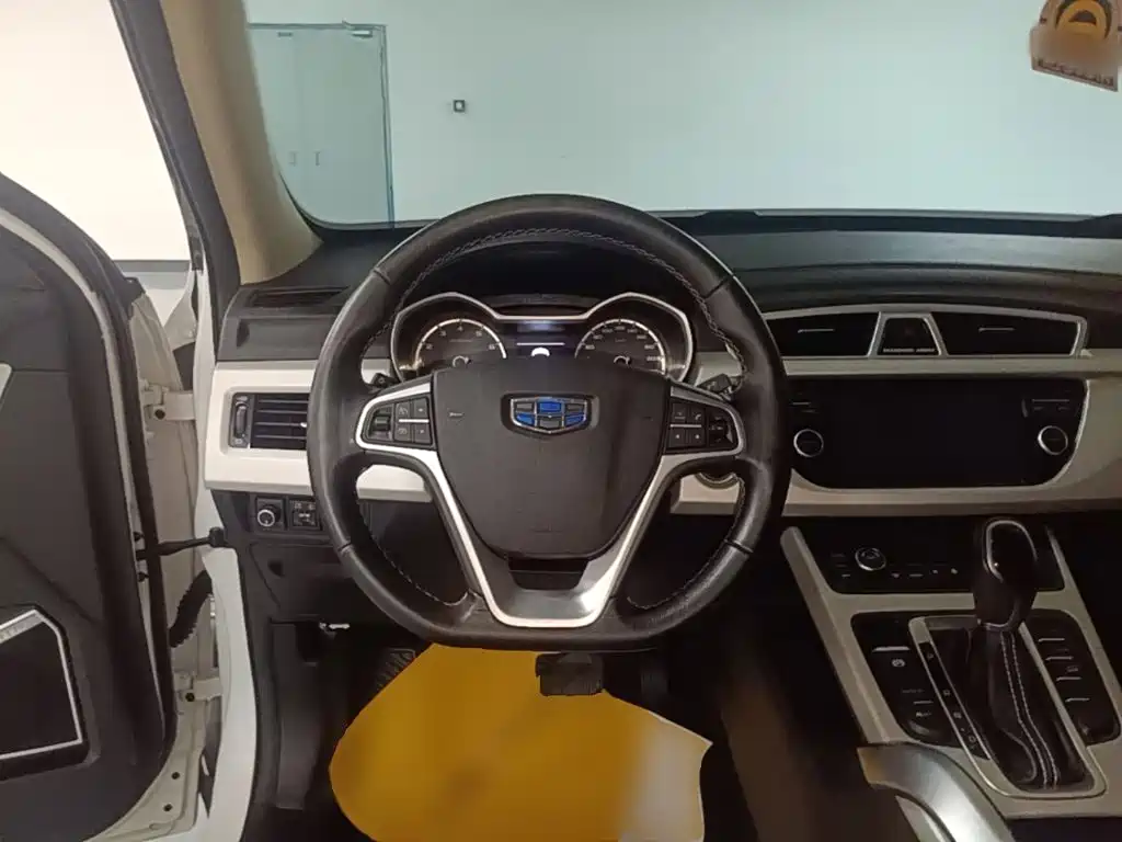 Фото 7 - Geely Atlas