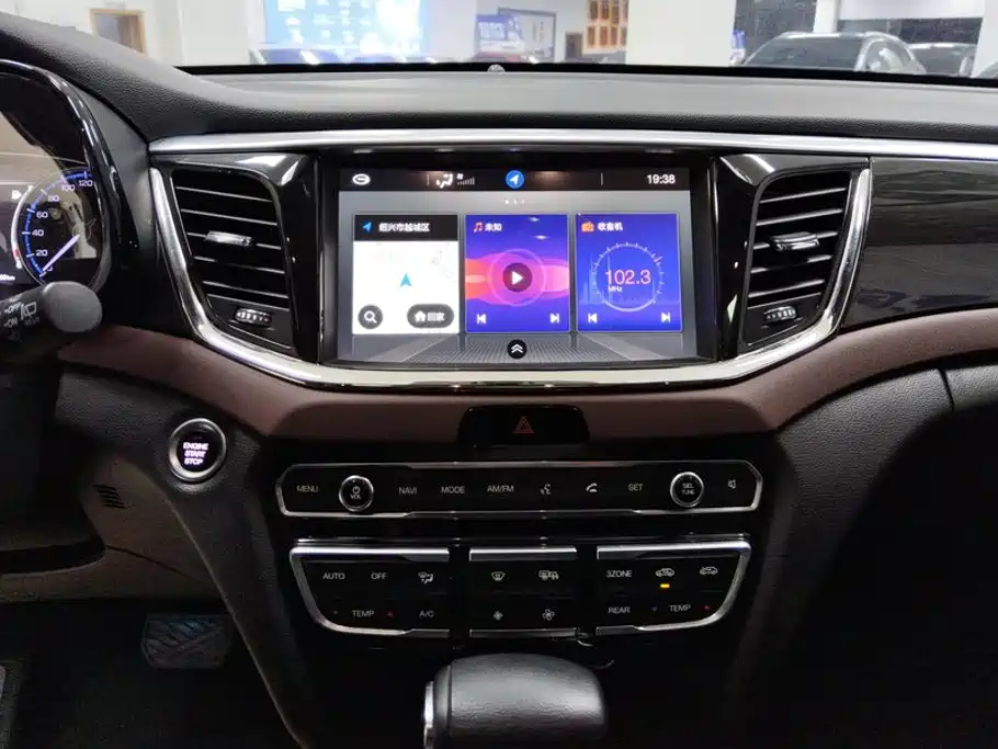 GAC Trumpchi Trumpchi GS8 2017 2017 320T 2WD Luxury Smart Connect (7-seater)