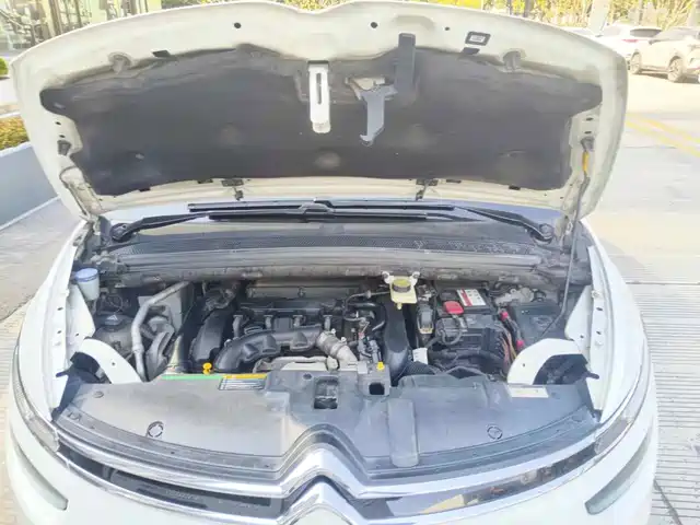 Citroën C4 Picasso 2015 Grand 1.6T Fashion 7-seater — фото 3