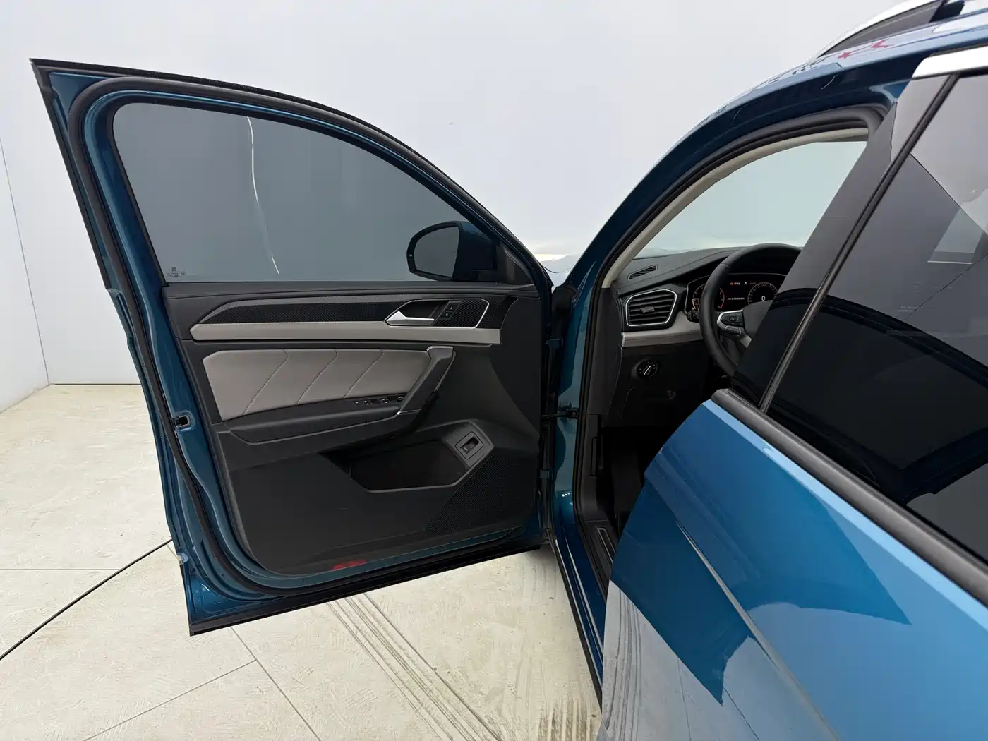 Volkswagen Tayron 2023 280TSI 2WD Luxury Plus Advanced Edition фото 22