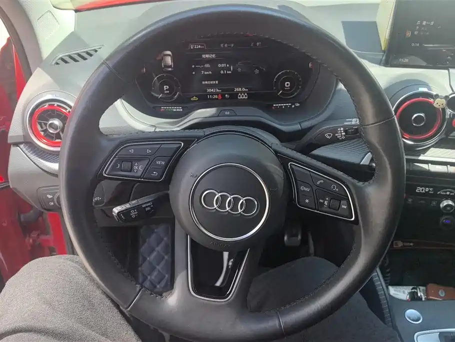 AUDI Q2L E TRON