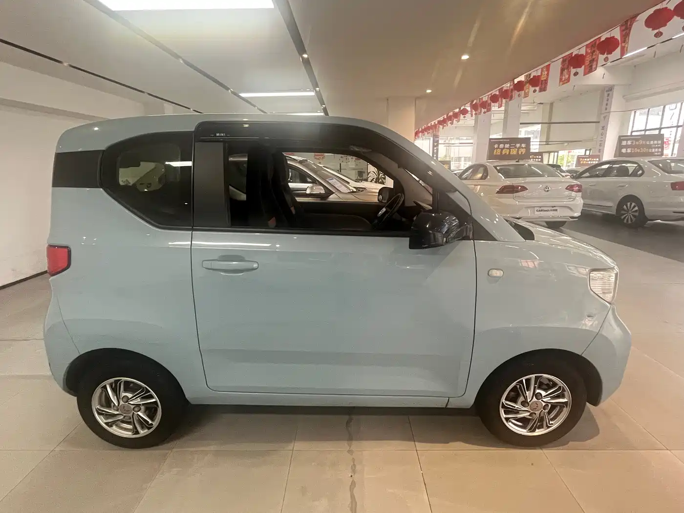 Фото 15 - Wuling Motors Hongguang MINIEV