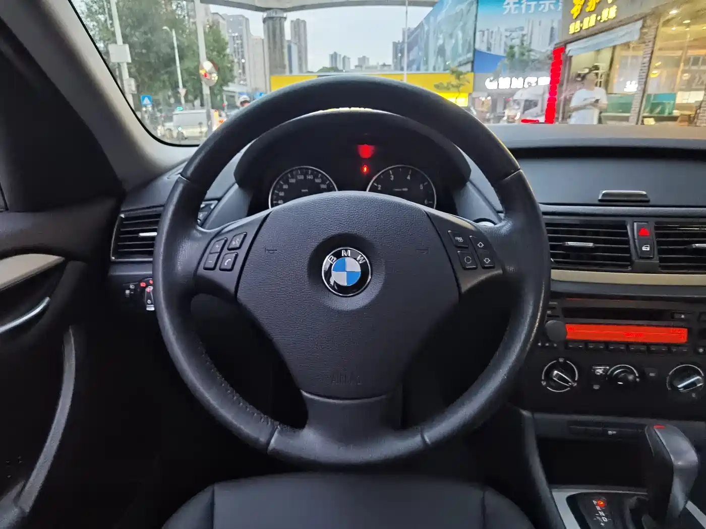 BMW X1 2013 sDrive18i Fashion фото 12
