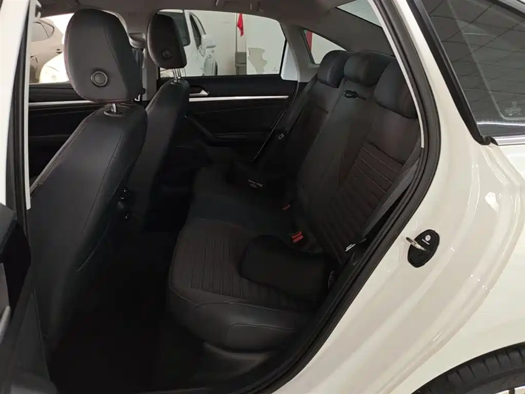 Volkswagen Lavida 2023 200TSI DSG Starlight Comfort Edition фото 17