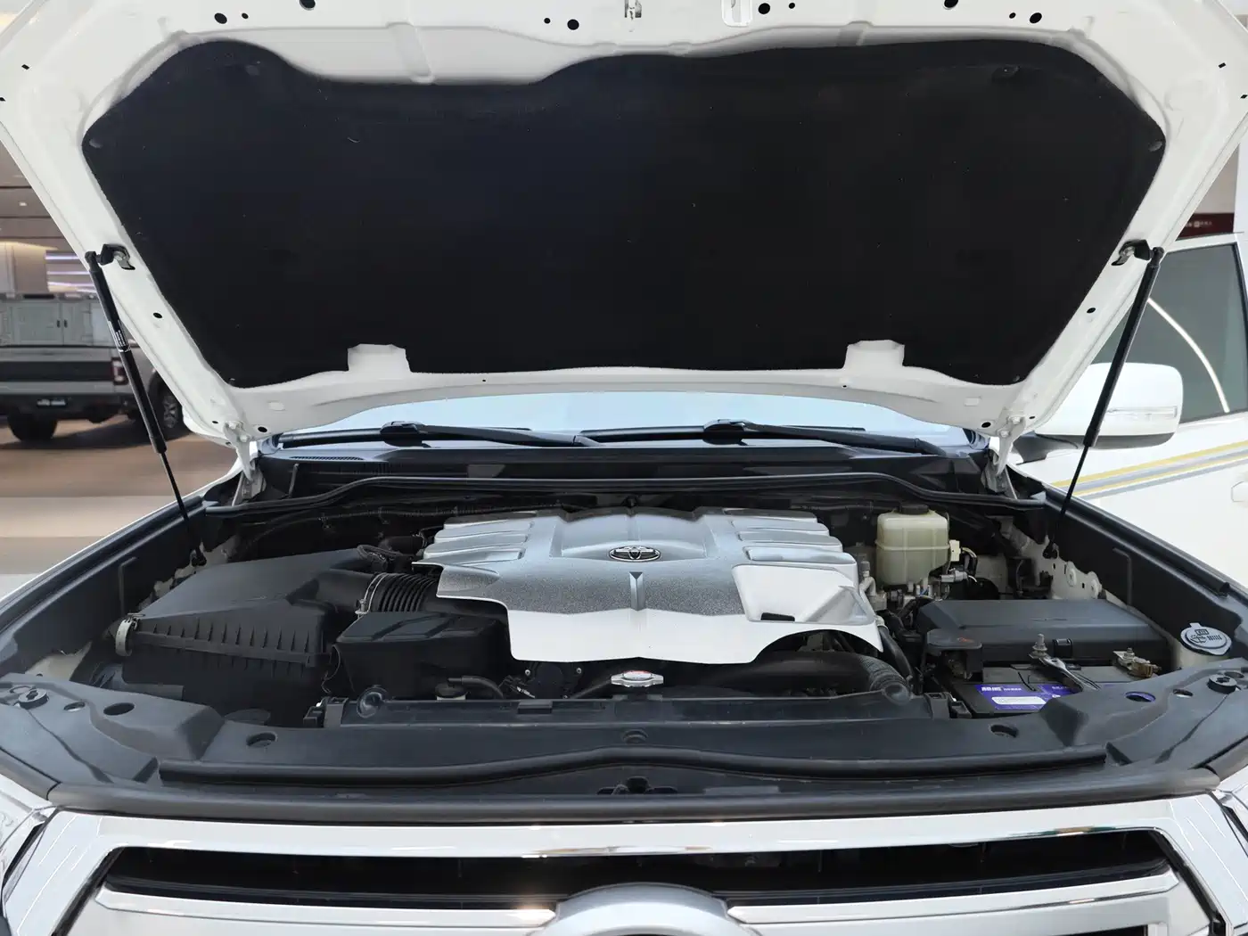 Toyota Land Cruiser 2013 2012 4.6L Automatic VX-R