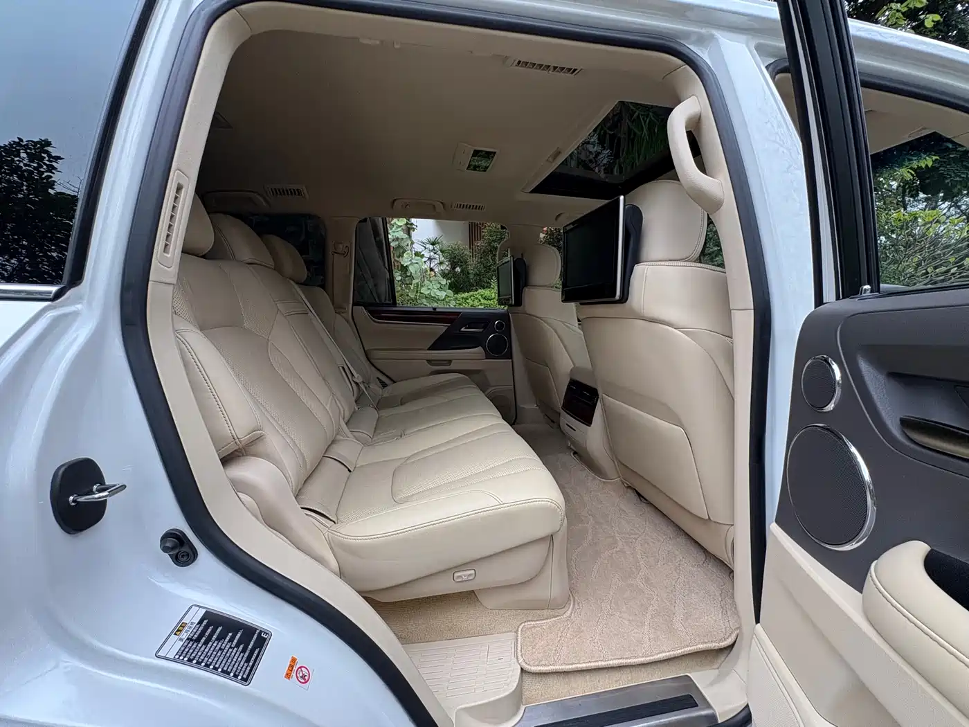 Lexus LX 2016 570 Luxury Premium Edition фото 12