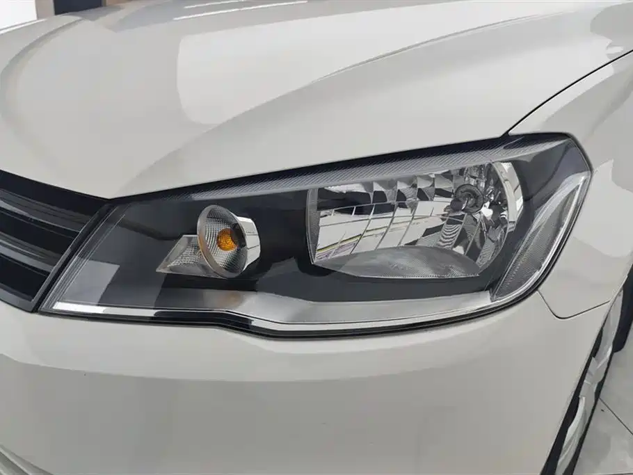 Volkswagen Jetta 2015 Value Edition 1.6L Manual Fashion фото 5