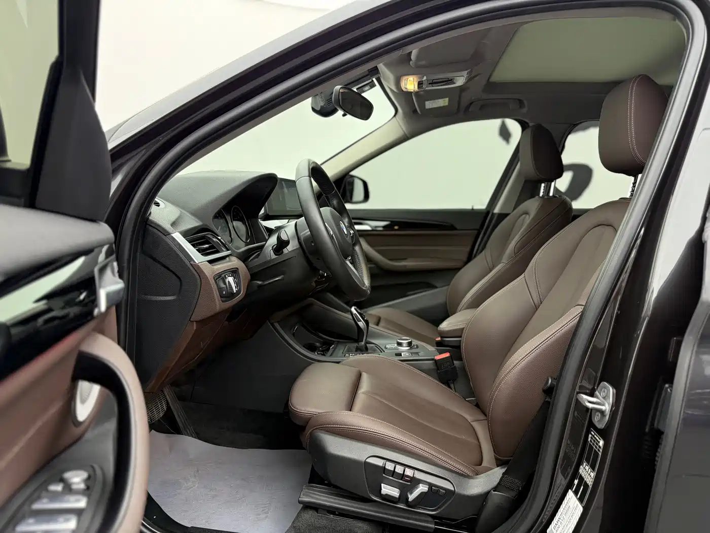 BMW X1 2022 sDrive25Li Leading фото 5