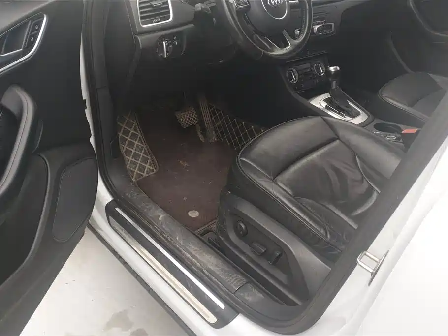 Audi Q3 2015 35 TFSI Millionth Anniversary Comfort фото 9