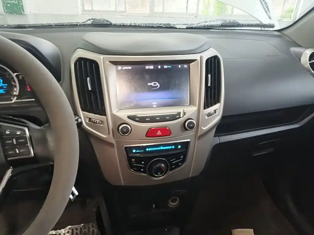 Haval H1 2017 2017 Red Label 1.5L AMT Luxury