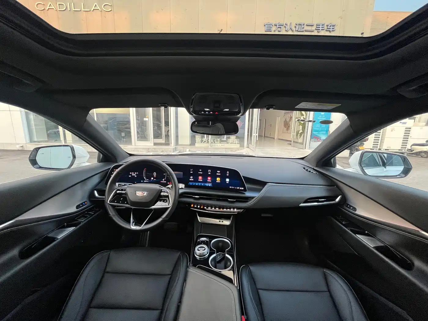 Cadillac GT4 2024 2023 25T Luxury Edition